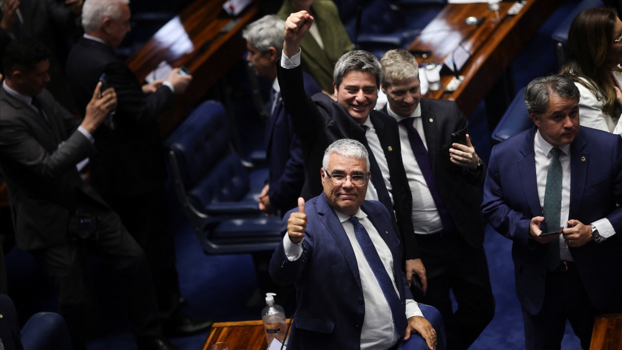 สภาบราซิลผ่านกฎหมาย ลดโทษจำคุก อดีต ปธน.โบลโซนาโร