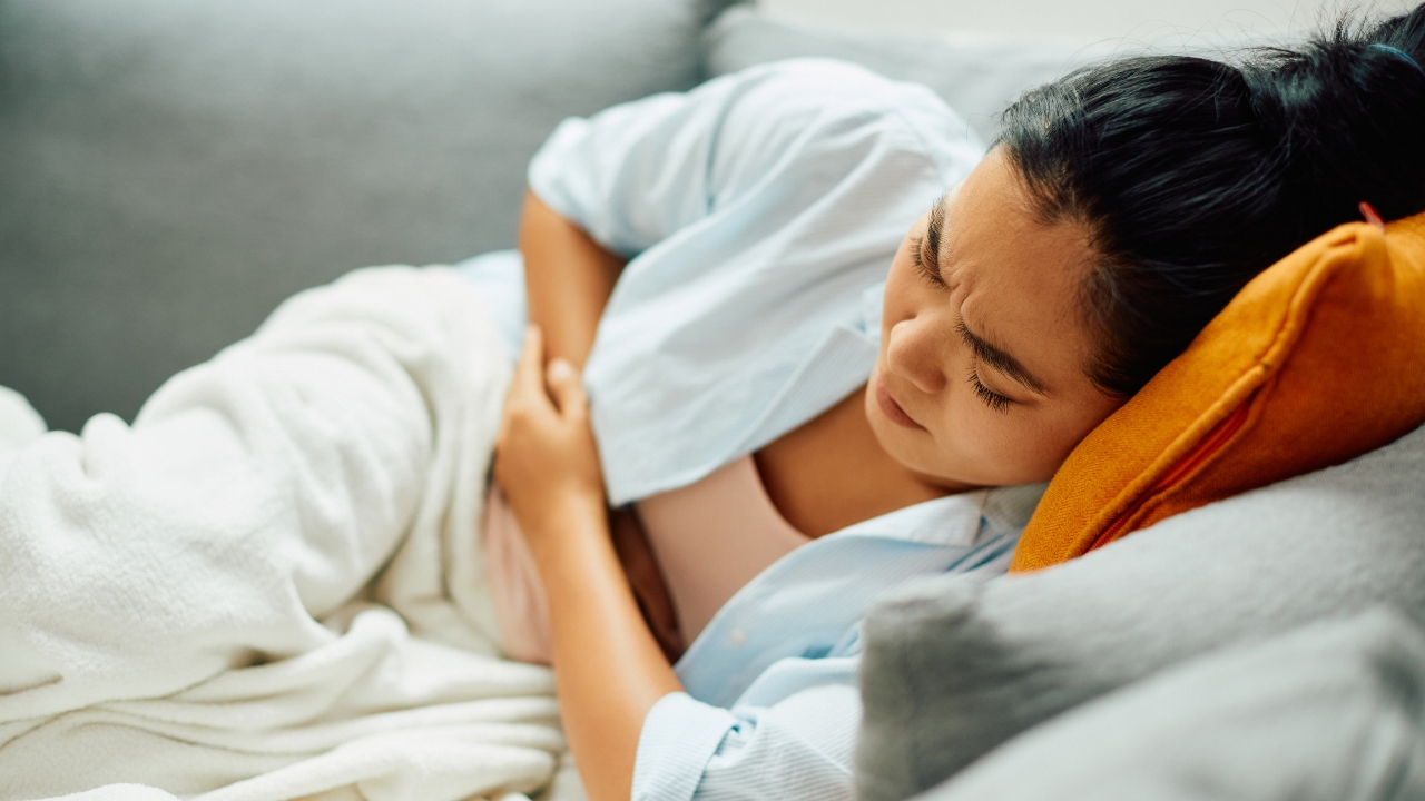 อาหารเป็นพิษ (Food Poisoning) ปวดท้อง อาเจียนหนัก ถ่ายเหลว อย่าปล่อยไว้