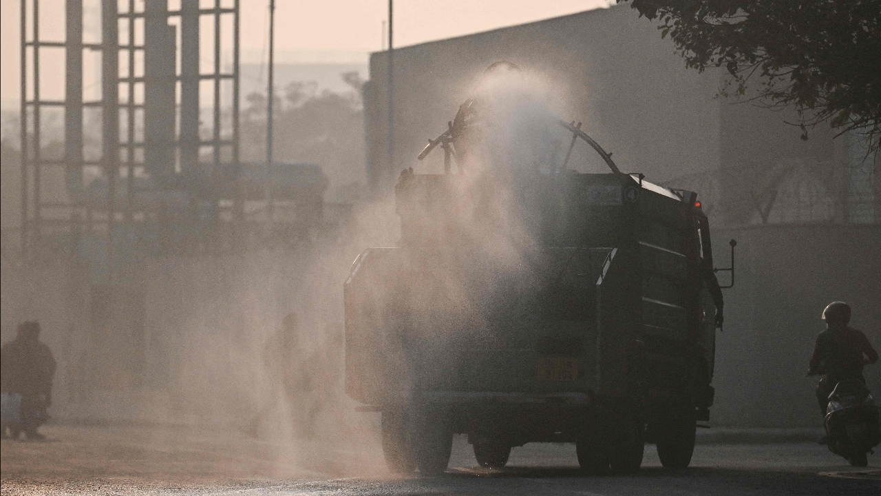 กรุงนิวเดลีคุมเข้ม จำกัดรถยนต์–ลดคนเข้าออฟฟิศ หวังสกัดวิกฤตฝุ่นพิษรุนแรง