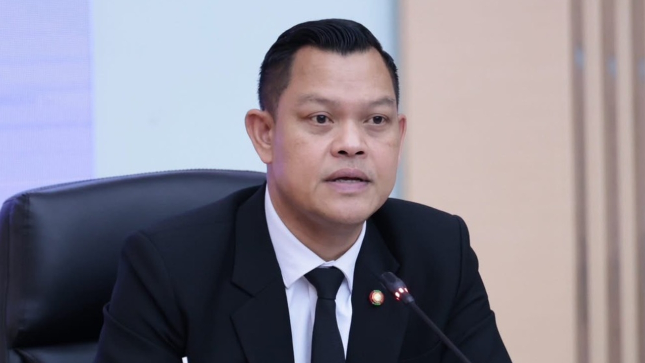 “ทีมเต็มเหนี่ยว” ลุยตัดวงจรเครือข่ายแบตเตอรี่เถื่อน “ธนกร” กำชับทุกหน่วยงานต้องลงมือจริง