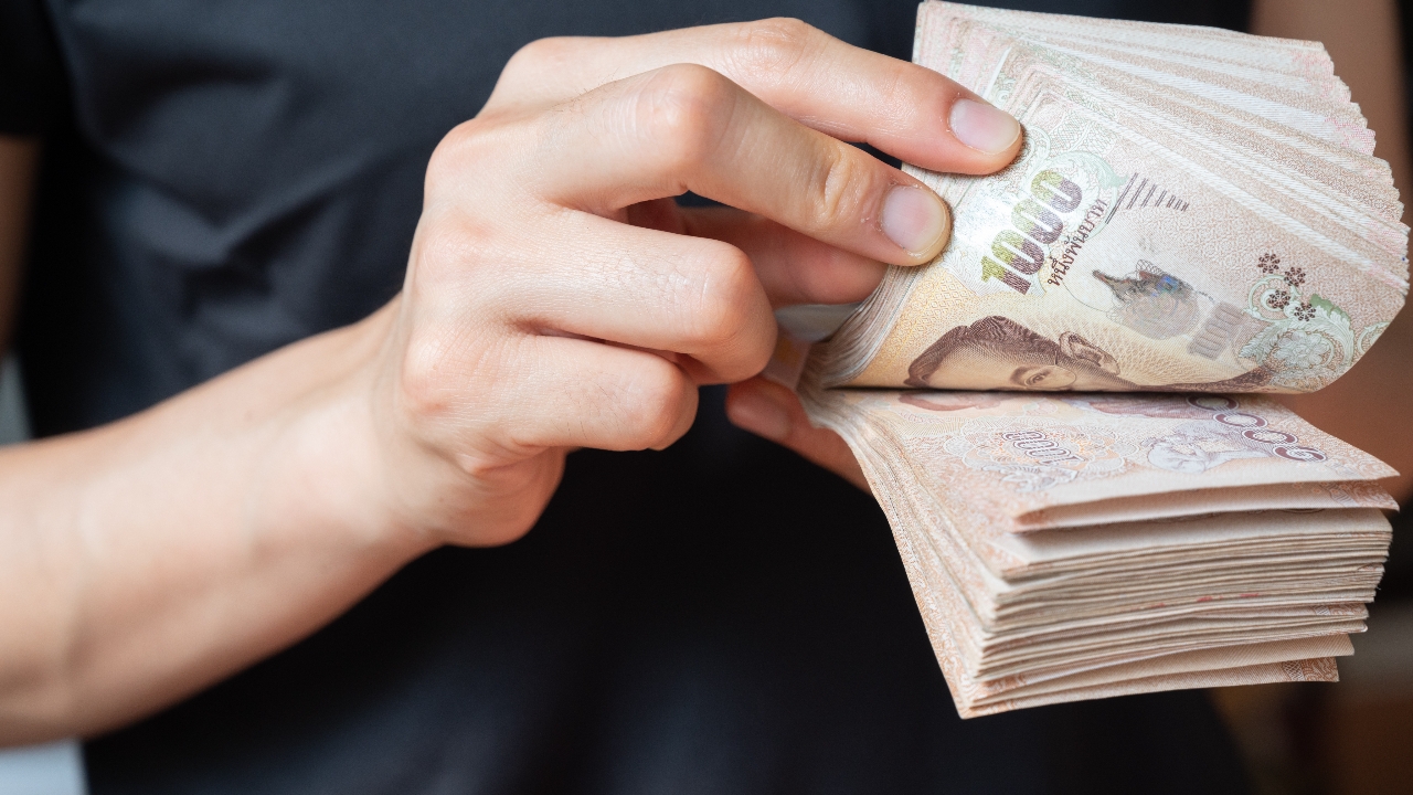 ปีใหม่เงินสะพัด แบงก์ชาติเตรียม 7 หมื่นล้าน สำรองธนบัตร รองรับประชาชนแห่ถอนใช้จ่าย