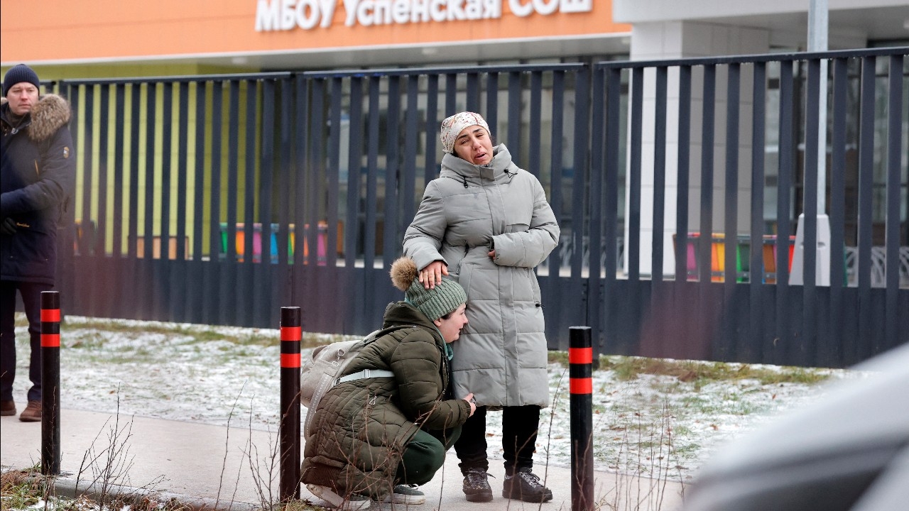 สลด นร.วัย 15 ปี ใช้มีดก่อเหตุในรร.กรุงมอสโก ของรัสเซีย เด็ก 10 ขวบเสียชีวิต ตร.เร่งสอบแรงจูงใจ