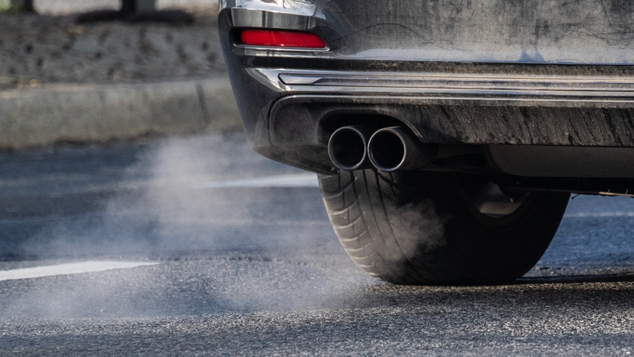 EU ผ่อนคลายแผนยุติขายรถใช้น้ำมันภายในปี 2578 เหลือยุติแค่ 90%