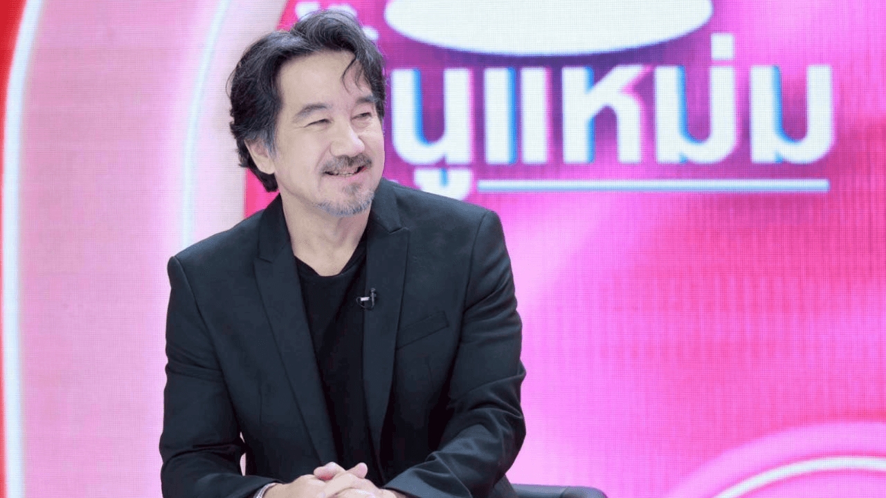 บี๋ ธีรพงศ์ ฮอตห้างแตก! กลายเป็นขวัญใจเด็กเจน Z หลังเล่นซีรีส์วายจนดังอีกครั้ง