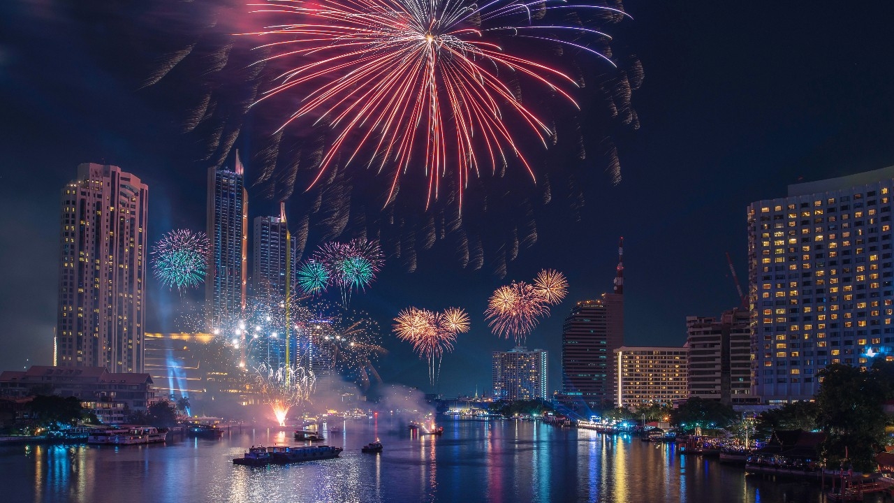 เคาต์ดาวน์ 2026 ที่ไหนดี เปิด 10 พิกัดบรรยากาศดี ฉลองปีใหม่ทั่วไทย