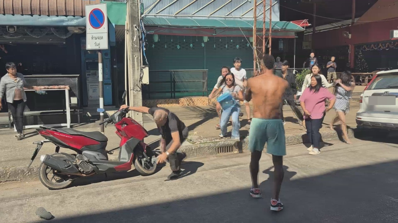 แข้งบราซิลชื่อดัง ชักดาบร้านเหล้าที่อุดรฯ ทำร้ายอดีต ตร. ก่อนซิ่งเก๋งหนี