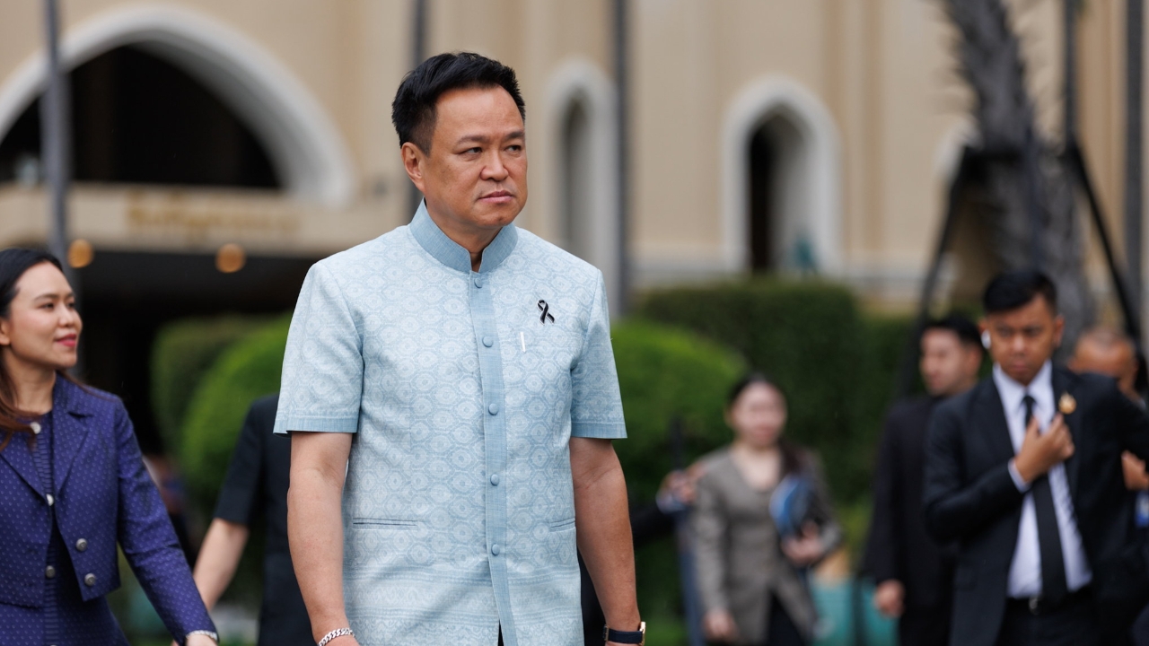 “อนุทิน” แจ้งความ “ไอซ์ รักชนก-เพจ Godd Dam” แชร์สลิปปลอมค่าน้ำชา 7 ล้าน