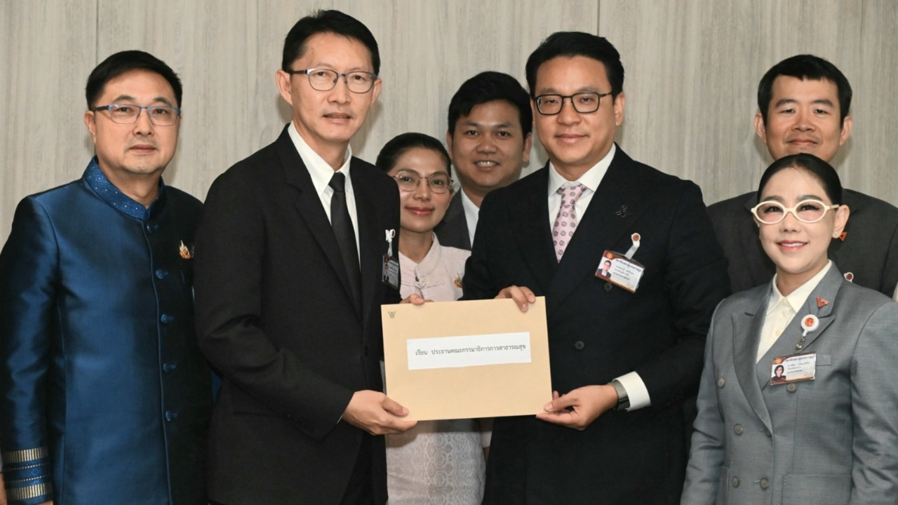 “เลิศศักดิ์” ยื่น กมธ.สาธารณสุข ขอ สธ. ผ่อนปรนใบรับรองวัคซีนไข้เหลืองจากอาร์เจนตินา 