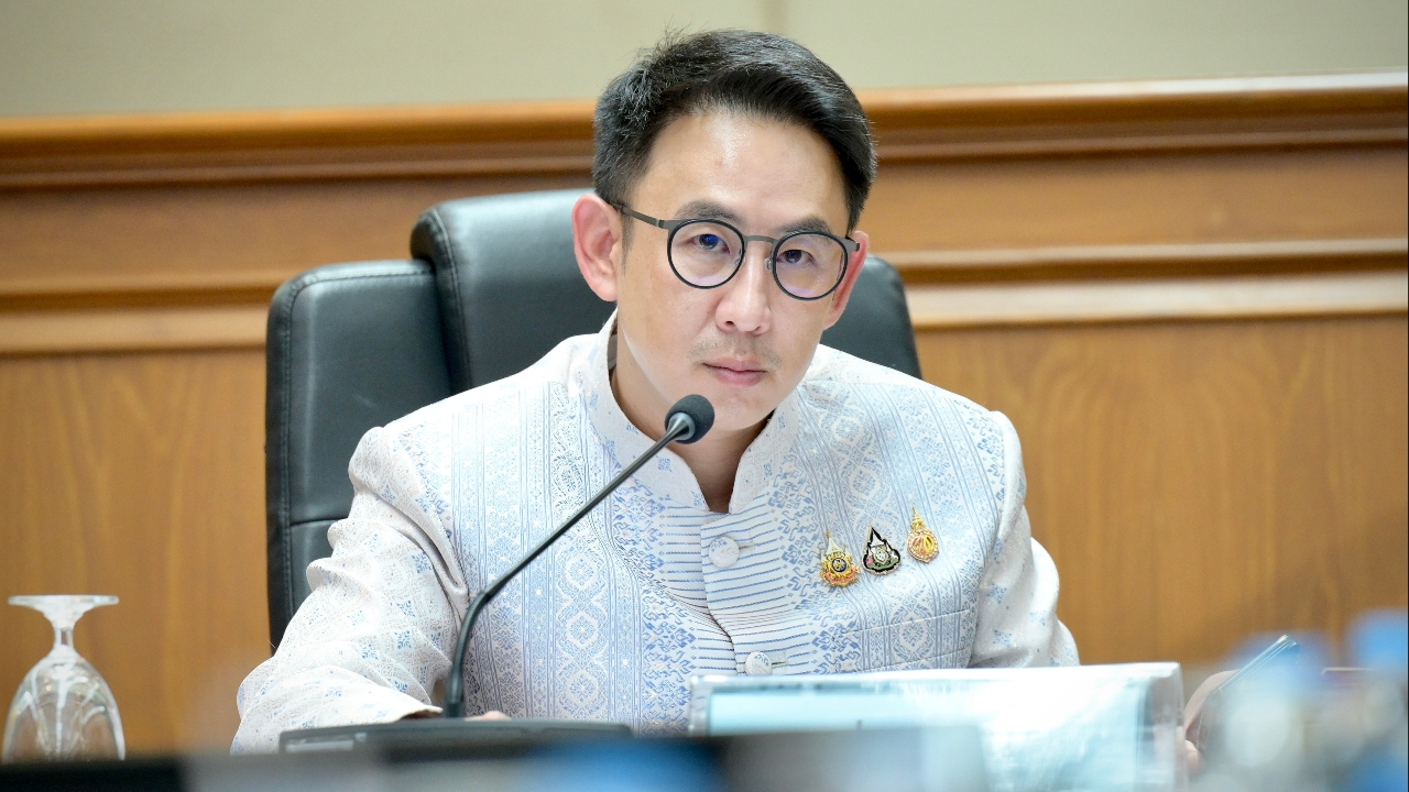 มท.4 ถกคณะกรรมการกลาง หามาตรการเร่งดึงเงินหลวงคืน ย้อนหลังผู้ทุจริตสอบท้องถิ่นกว่า 3,000 ราย