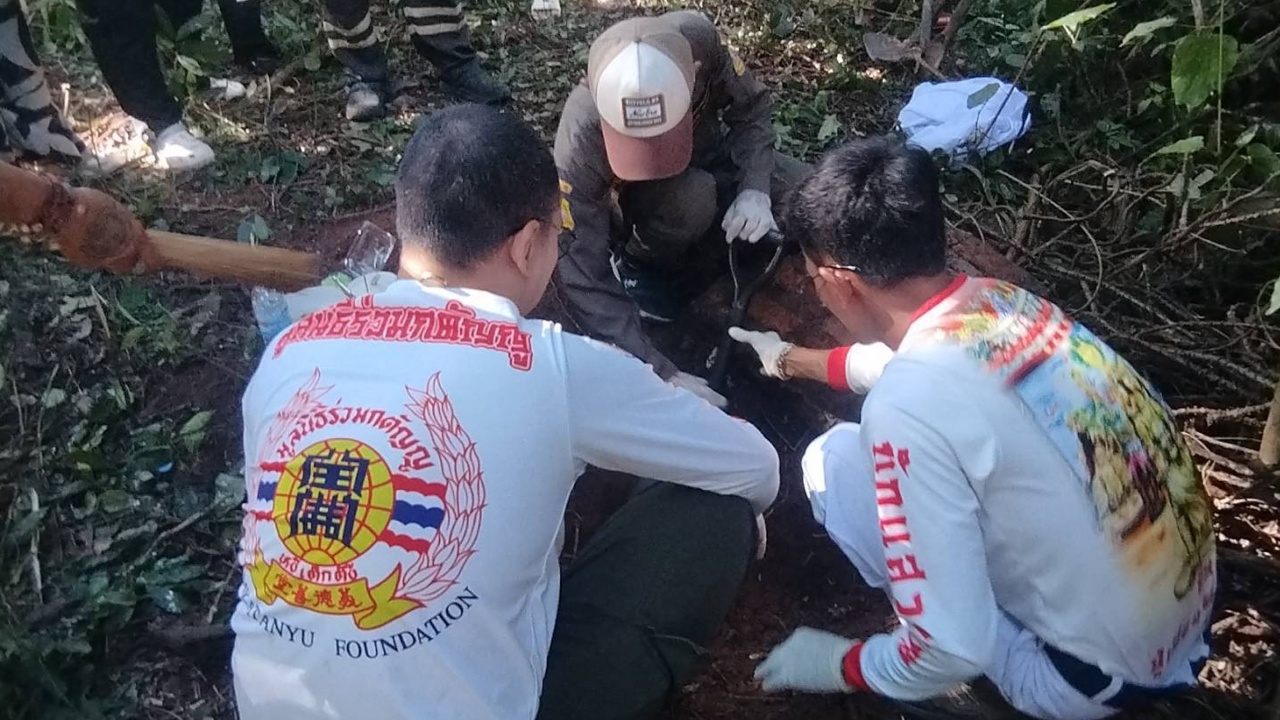 Parents Exhume Daughters Body After 5 Years Following Feng Shui Caretaker Hearing Infants Cry - Thairath English