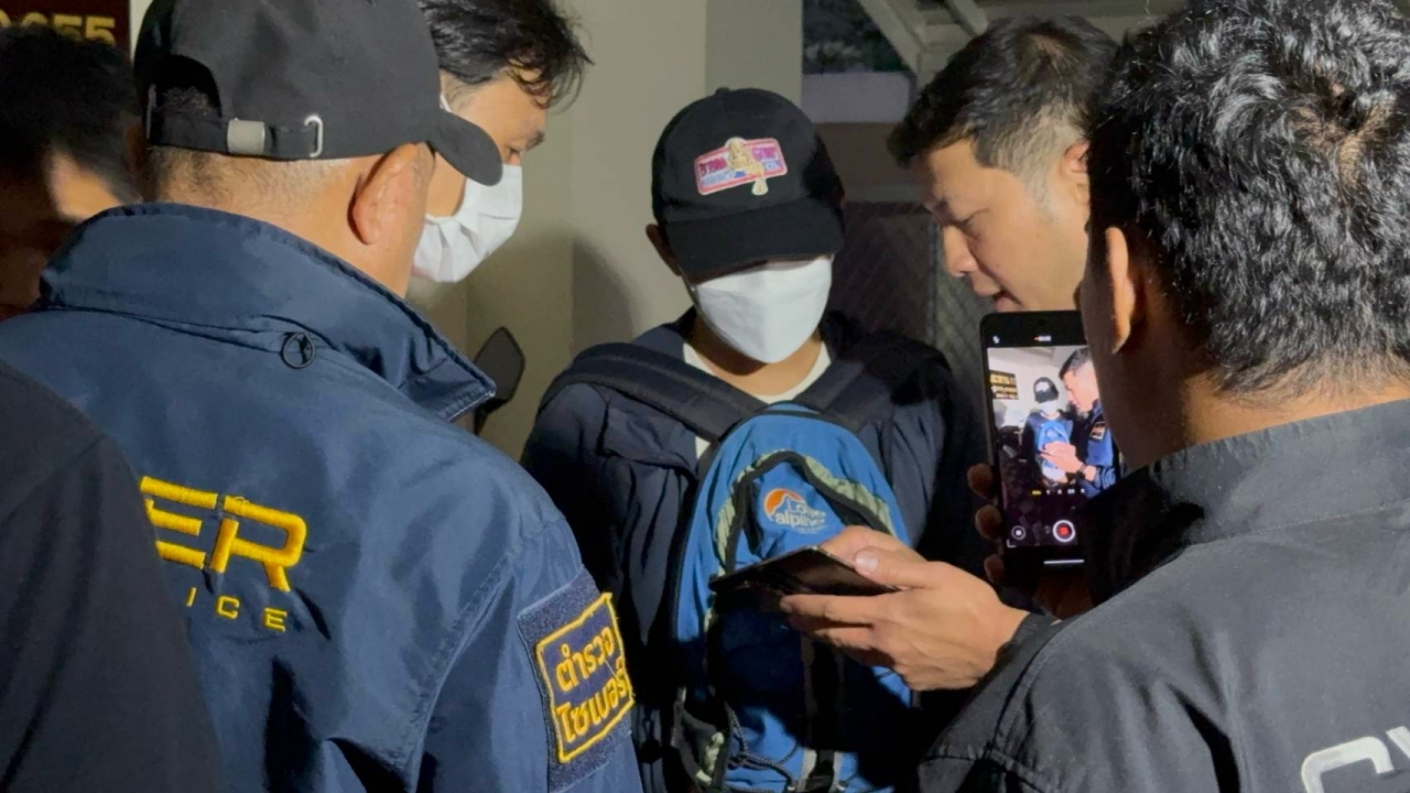 คุมตัว "ชัยรัตน์" ค้นหอพัก ทนายสิทธิฯ แย้งหมายค้นเกินเวลา เฉียดไป 1 นาที