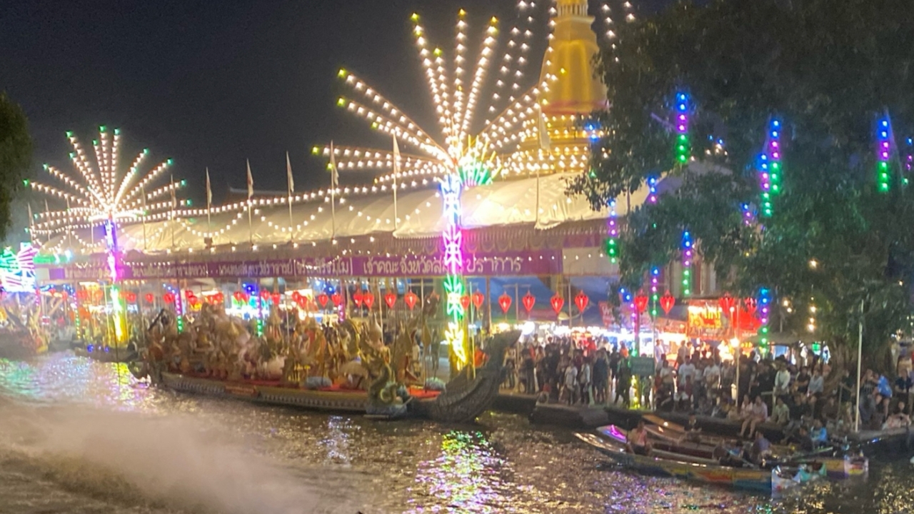 ระทึกงานรับบัวบางพลี เรือชนกลางคลองสำโรง บาดเจ็บ 8 ราย คู่กรณีขับเรือหนี
