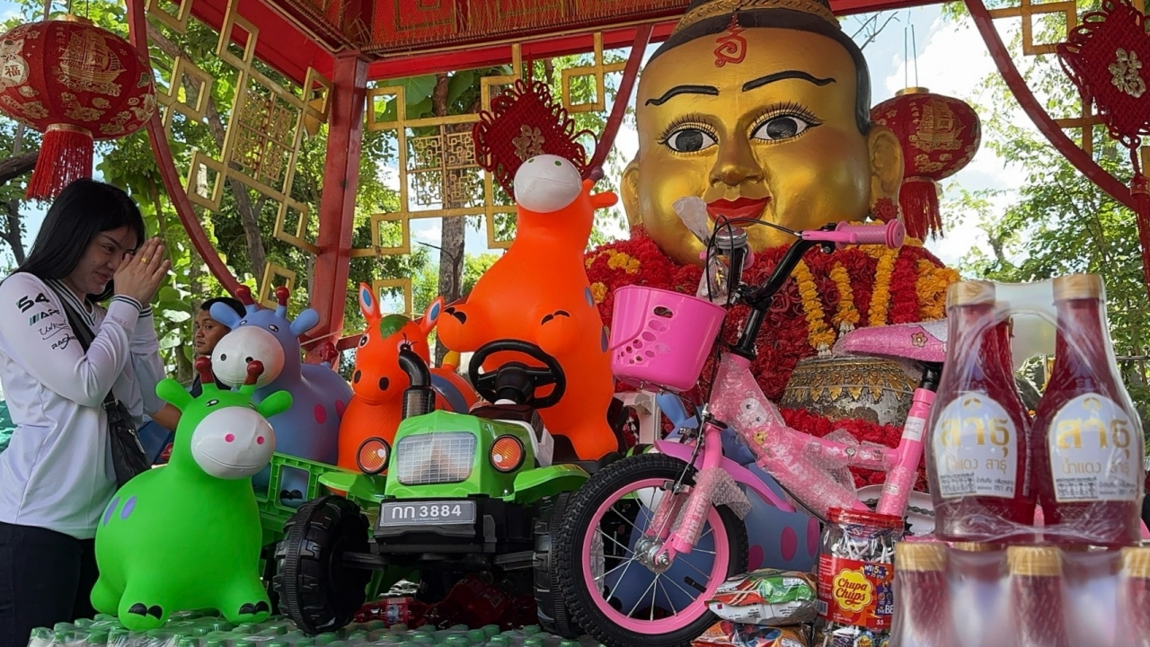 เลขเด็ดอาศรมฤาษีเณร สาวดวงเฮงถูกหวย 10 งวด หอบของเล่นแก้บน กุมารเจ้าสัวเฮง
