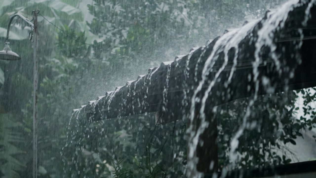 อุตุฯ ประกาศฉบับ 4 เตือนภาคใต้ยังมีฝนหนักถึงหนักมาก ไทยตอนบนรับมืออากาศแปรปรวน
