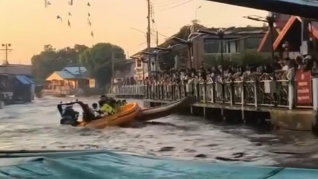"เรือกู้ภัย" ชนสนั่น "เรือหางยาว" งานประเพณีรับบัวบางพลี มีผู้โดยสารบาดเจ็บ