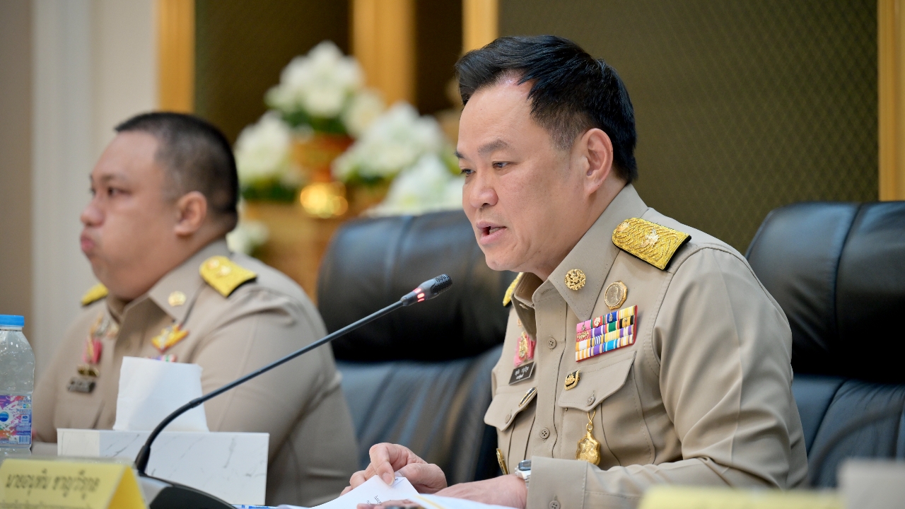 “อนุทิน” ย้ำแก้ปัญหาน้ำท่วม-เยียวยาฉับไว สั่งการภูเก็ตเร่งเคลียร์หิน-ดิน-โคลนออก