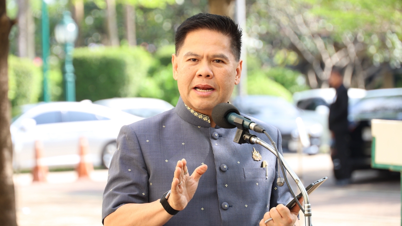 “วราวุธ” ชง ครม. จ่อบังคับแบตเตอรี่รถยนต์ไฟฟ้า-มอเตอร์ไซค์ไฟฟ้า “เป็นสินค้าควบคุม”