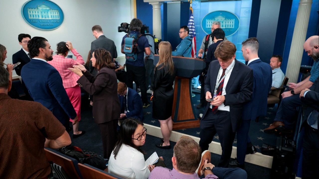 ทรัมป์ประกาศแบน CNN-MS NOW-Politico จากทำเนียบขาวทันที กล่าวหารายงานข่าวปลอมและเรื่องแต่ง 