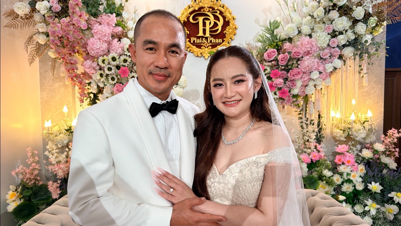 “หมอปลาย” เปิดเส้นทางรัก “พัณวา” จากคู่ทำงานสู่คู่ชีวิต! ก่อนทำเซอร์ไพรส์วิวาห์ฟ้าแลบ