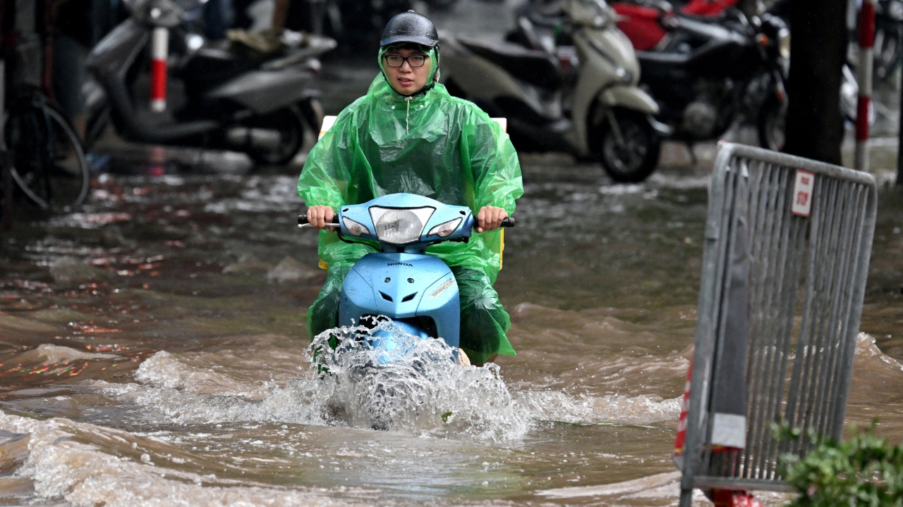 ฝนตกหนัก น้ำท่วมดินถล่มภาคเหนือ-ภาคกลางตอนบนของเวียดนาม ดับ 3 ศพ