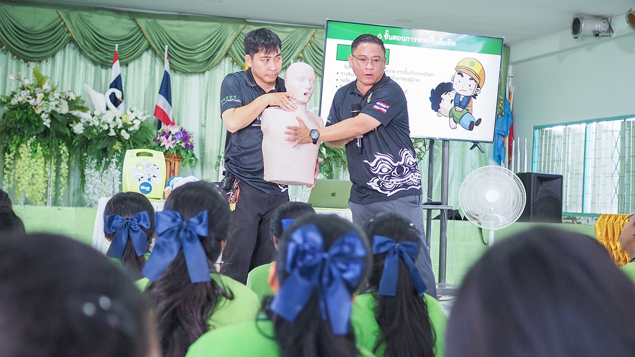 ไทยรัฐกรุ๊ป-มูลนิธิไทยรัฐ จัดอบรม CPR และการใช้เครื่อง AED ให้นักเรียนโรงเรียนไทยรัฐวิทยา 70
