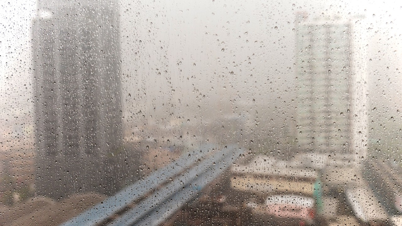 วันศุกร์ชุ่มฉ่ำ "กทม.-ปริมณฑล" มีฝนฟ้าคะนองร้อยละ 80 เช็กจุดน้ำท่วมขังถนนสายหลัก