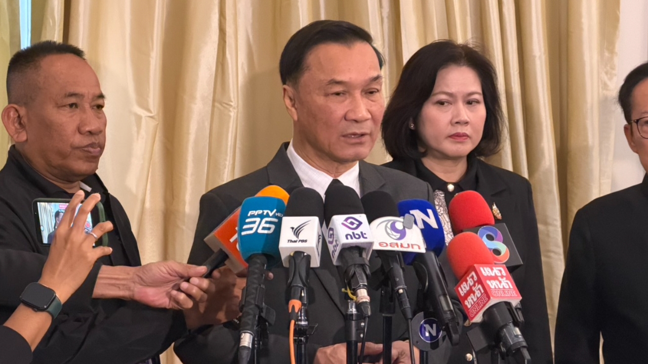 “ทรงศักดิ์” โยนถาม “ธรรมนัส” สวมนาฬิกาสลักชื่อนายกฯ ชี้แค่กระแสข่าวกล้าธรรมจ่อร่วมรัฐบาล 
