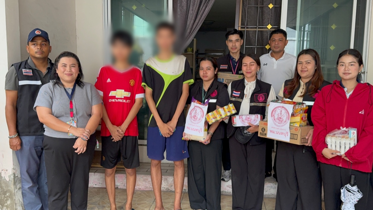 หลายหน่วยงานเข้าช่วยเหลือ "สองพี่น้อง" คุ้ยขยะหาอาหาร ต่อน้ำไฟ-หางานให้ทำ