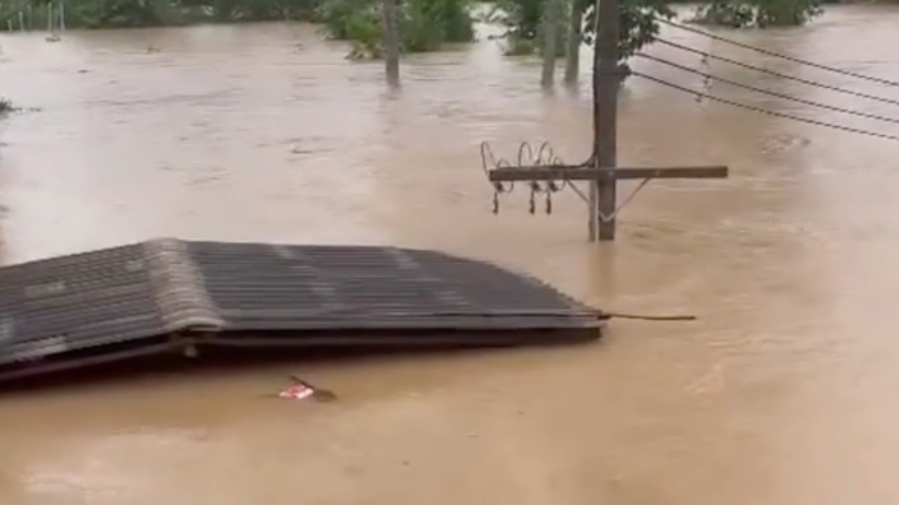 จันทบุรีอ่วม ฝนถล่ม–น้ำป่าหลาก โคลนถล่มทับสำนักสงฆ์ พระมรณภาพ 1 รูป