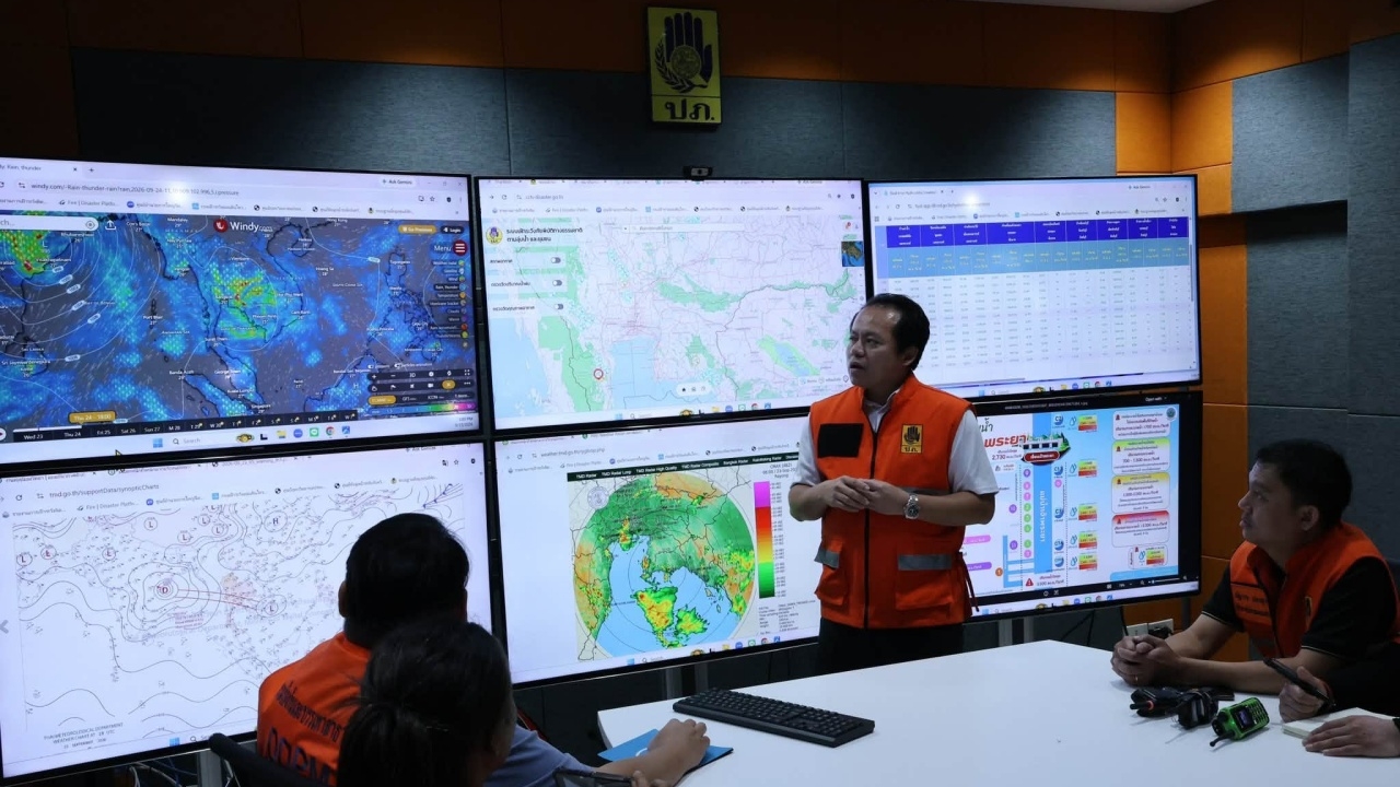 ปภ. เปิด War Room ติดตามฝนตกทั่วประเทศ 24 ชั่วโมง เตรียมพร้อมรับมืออุทกภัย