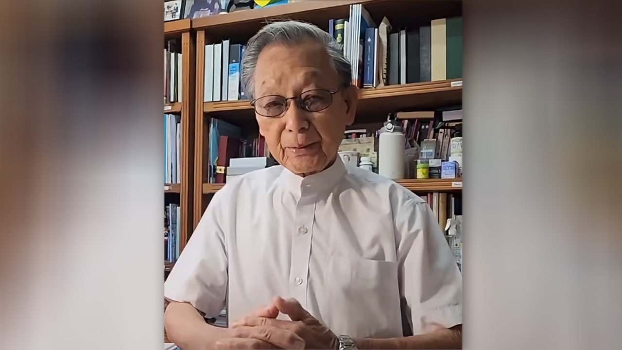 “ชวน” ชื่นชม “เนเน่ รอยัล” ลูกหลานคนใต้ คว้าแชมป์ ยกย่อง “พ่อ-แม่” ผู้วางรากฐาน