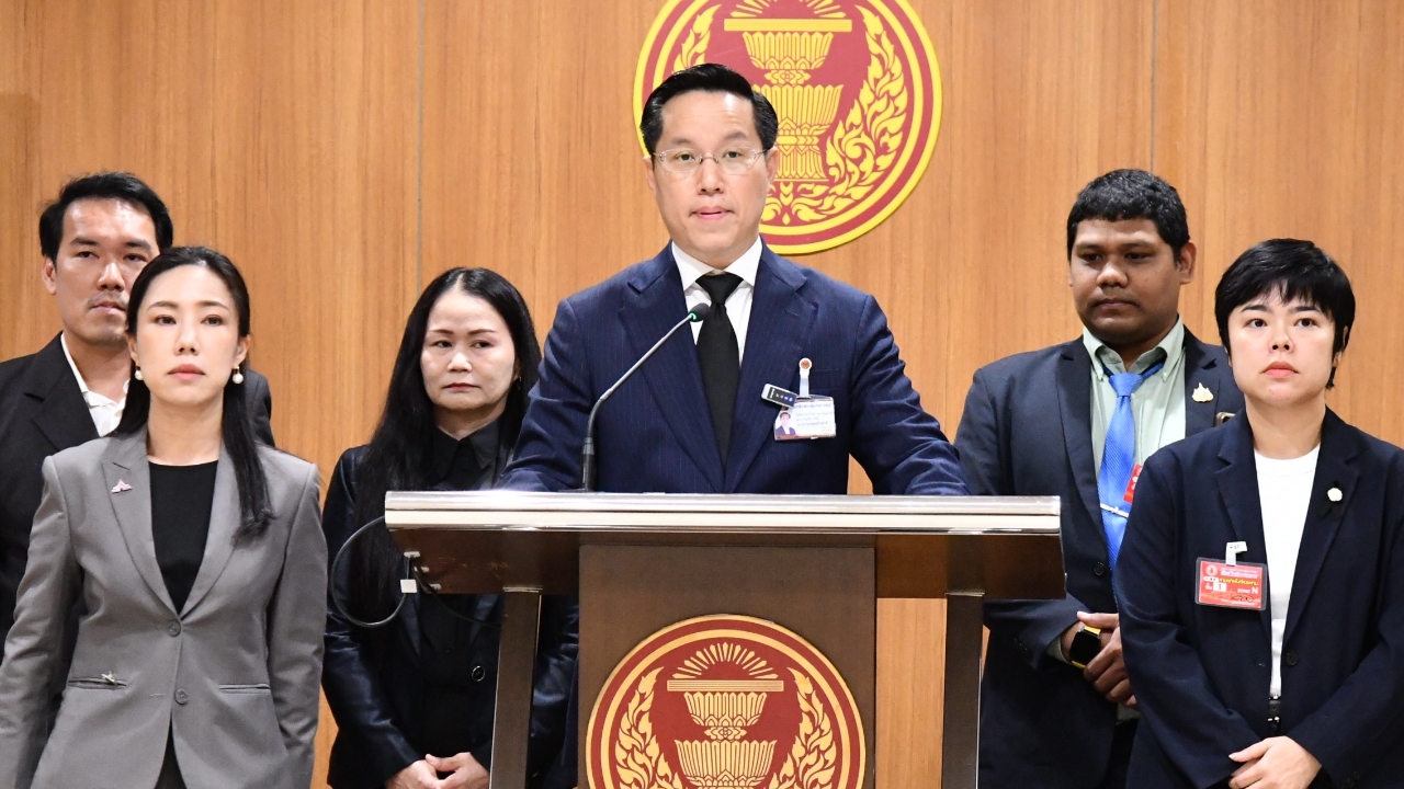 “อรรถวิชช์” แนะรัฐบาลเลิกอิงราคาน้ำมันสิงคโปร์ บี้เร่งคุม ปล่อยลอยตัวกระทบสินค้าขึ้น