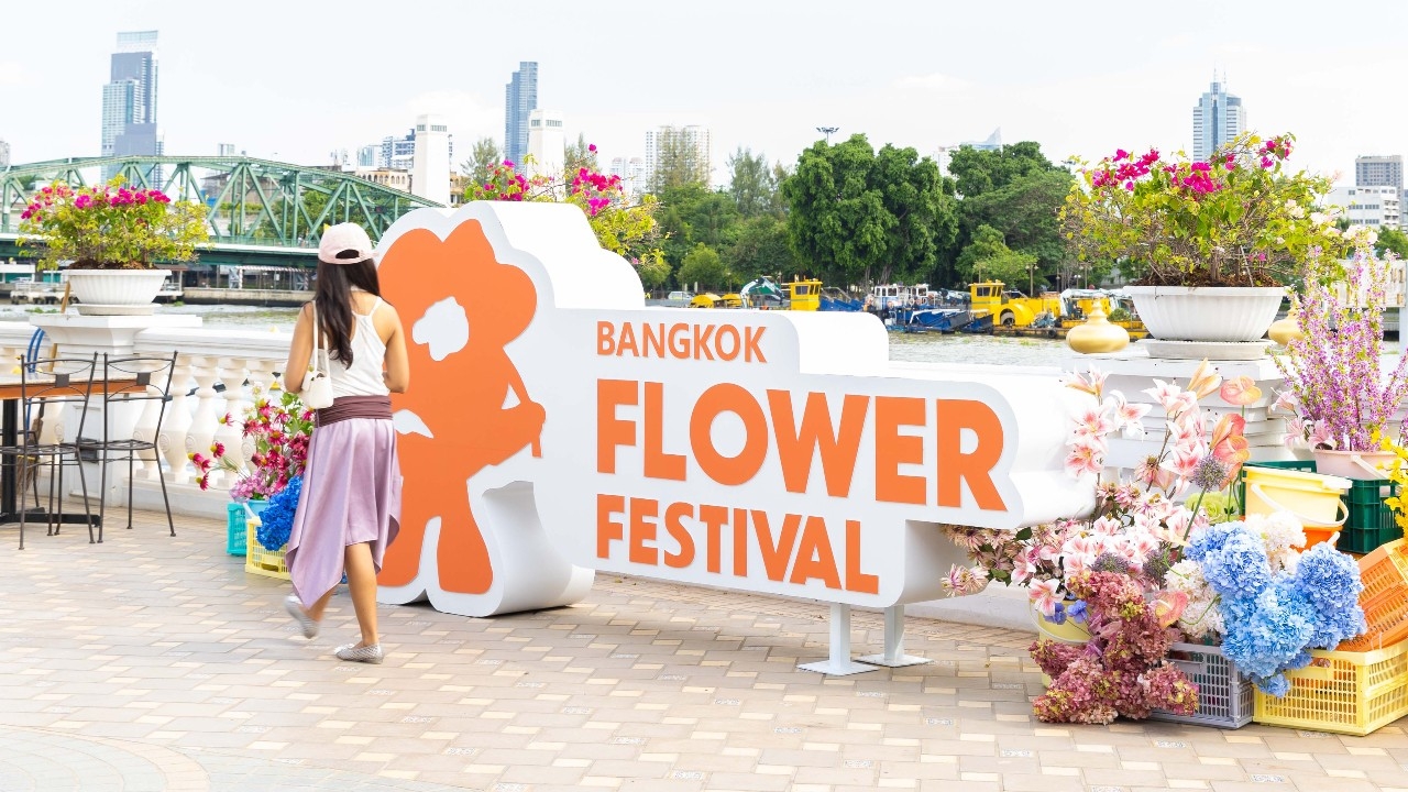 พาส่อง Bangkok Flower Festival 2026 เทศกาลดอกไม้สุดอาร์ตริมแม่น้ำเจ้าพระยา
