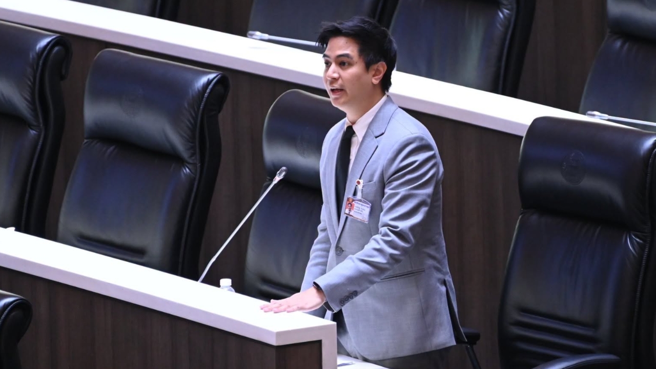 “ไอติม” แจงปรับ “กล้าธรรม” พ้นวิปฝ่ายค้าน ล่าสุดส่งชื่อใหม่ 5 พรรค เดินหน้ายื่นซักฟอก