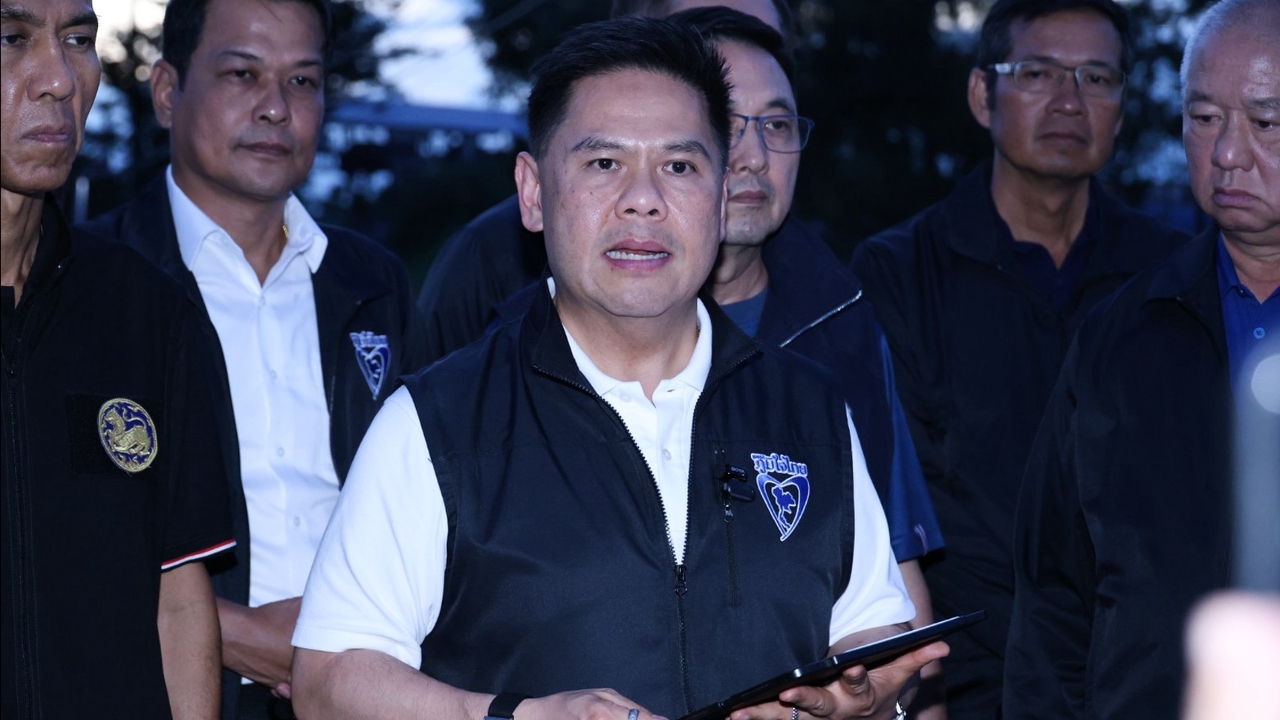 “วราวุธ”ประชุมเตรียมพร้อมรับมือสถานการณ์ลุ่มน้ำท่าจีน ผันน้ำเข้าทุ่งตอนเหนือที่เก็บเกี่ยวแล้ว 