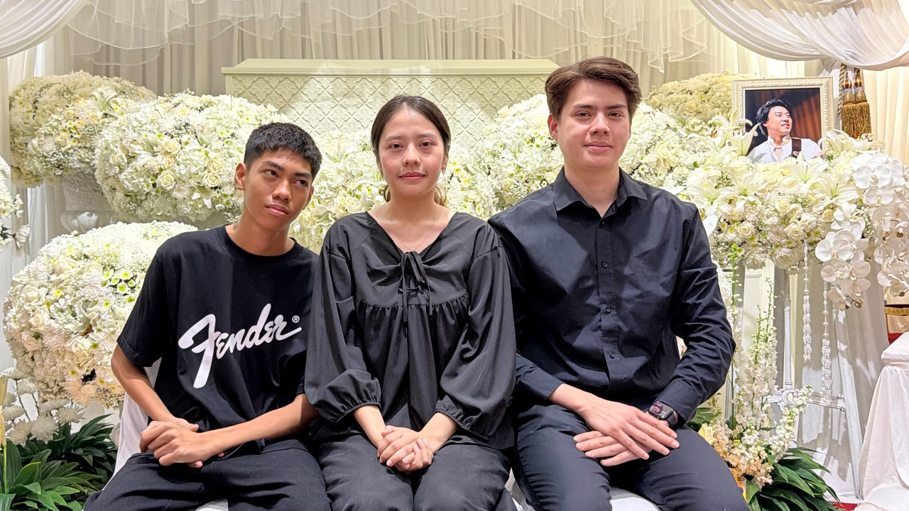พิธีสวดพระอภิธรรม ต๋อง วงทู คืนที่ 2 ลูกๆ เพบเบิ้ล-แบมแบม-บอส ร่วมส่งคุณพ่อครั้งสุดท้าย