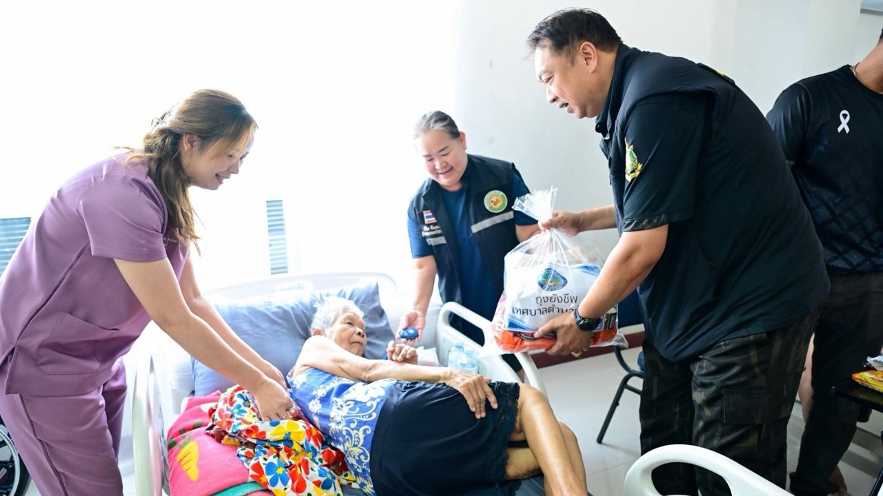 “สุชาติ” ลงพื้นที่ระยอง เรียกประชุมผู้รับผิดชอบ 8 จังหวัดภาคตะวันออกติดตามน้ำท่วม 