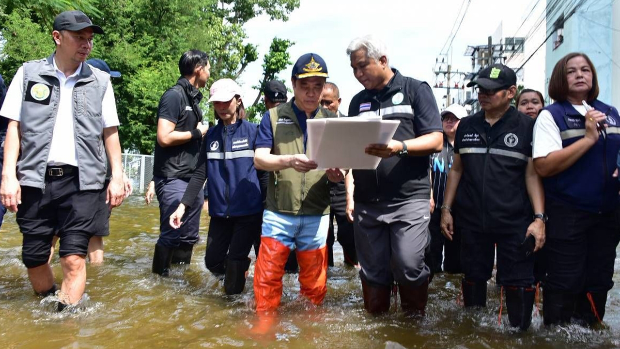 "สุริยะ" ลุยช่วยน้ำท่วมชุมชนออเงิน เร่งสูบน้ำแห้งใน 2 วัน พร้อมดันโปรเจกต์ระบายน้ำแก้ระยะยาว
