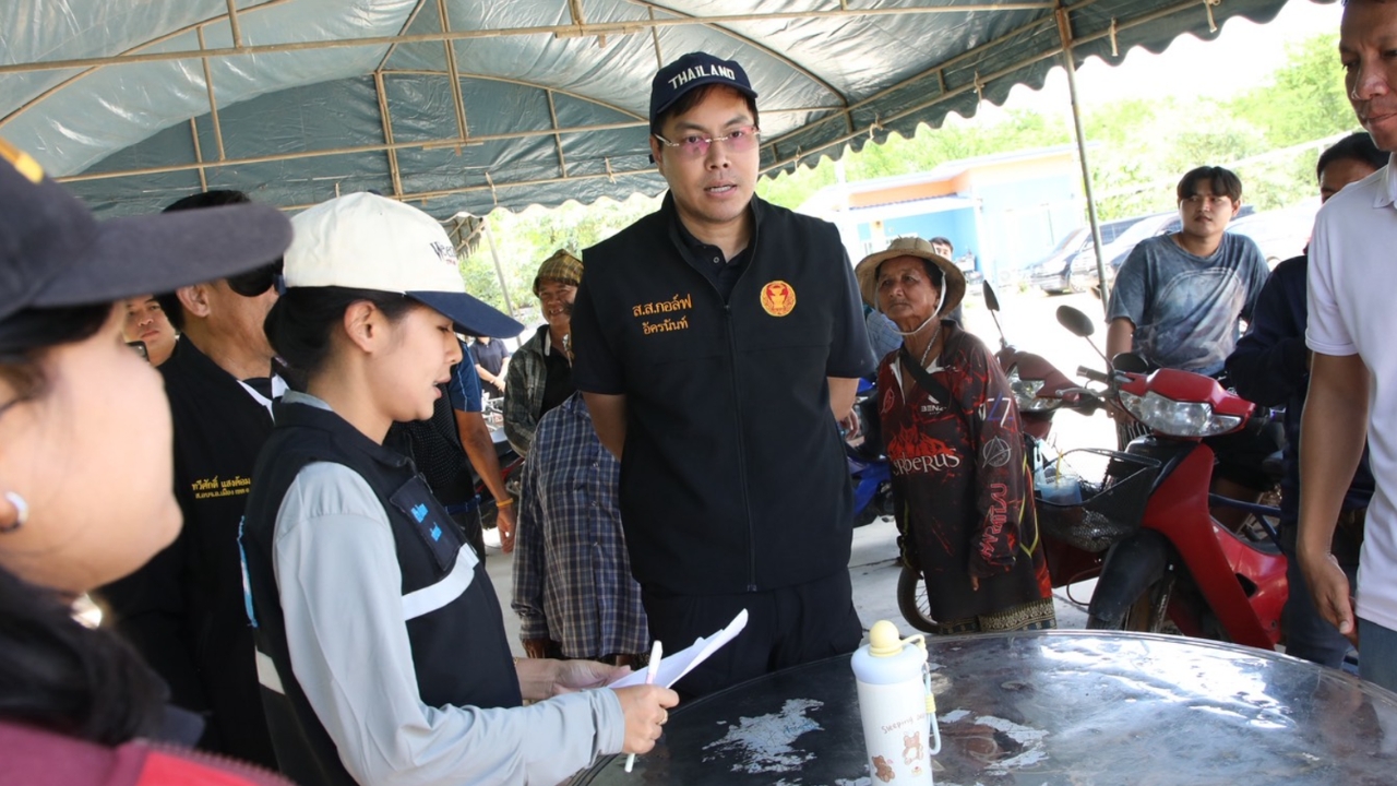 “อัครนันท์” ตรวจน้ำท่วมกาญจนบุรี ประสานกรมปศุสัตว์จัดหาอาหารสัตว์ช่วยเกษตรกร