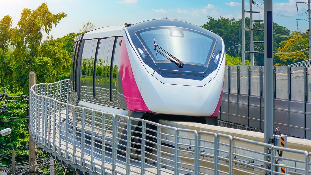 ข่าวดี! "พิพัฒน์" ยืนยัน 1 ม.ค. 70 ค่าโดยสารรถไฟฟ้า 17-45 บาททุกสายทุกสี