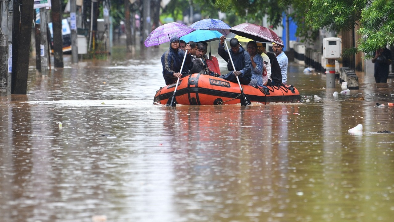 ฝนตกหนักต่อเนื่อง 3 วัน ทำน้ำท่วมทางภาคเหนืออินเดีย ตายอย่างน้อย 62 ศพ บ้านเสียหายกว่า 1,000 หลัง