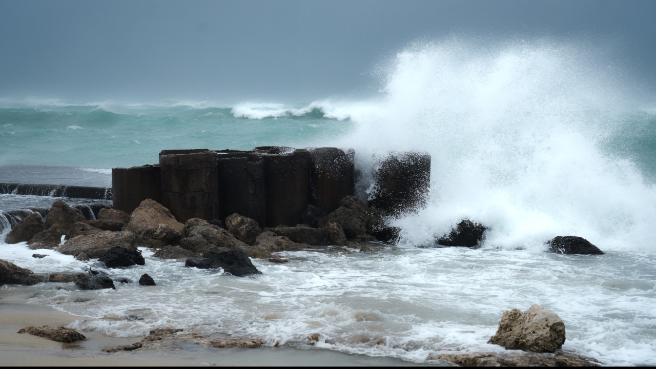 เฮอริเคน "โนโล" เคลื่อนออกห่างจากเกาะฮาวาย แต่ยังเตือนฝนหนัก-น้ำท่วมฉับพลัน