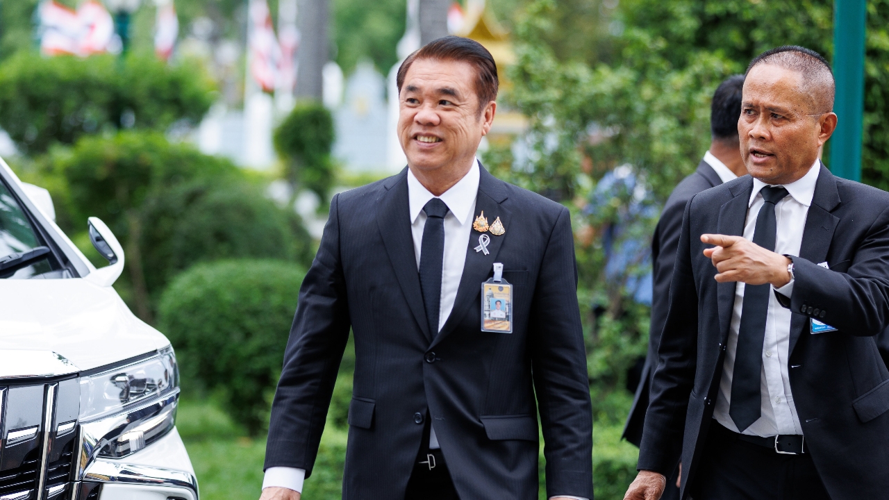 กรมปศุสัตว์ ผนึกกำลังทหาร-ท้องถิ่น เร่งช่วยสัตว์น้ำท่วม อพยพสัตว์แล้วกว่า 3.8 แสนตัว