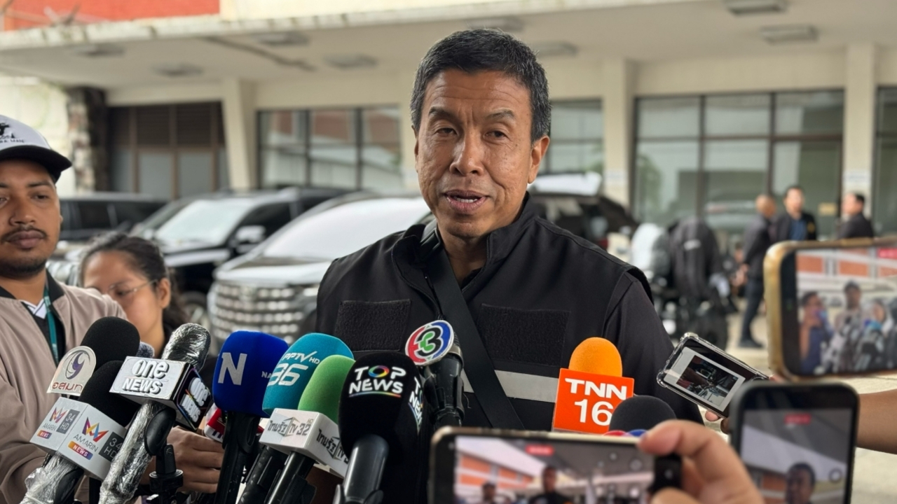 "ชัชชาติ" รับ กทม. แม้ฝนลดแต่ยังเฝ้าระวัง คาด 2 วันจราจรปกติ ชุมชนแห้งสนิทต้อง 2 สัปดาห์