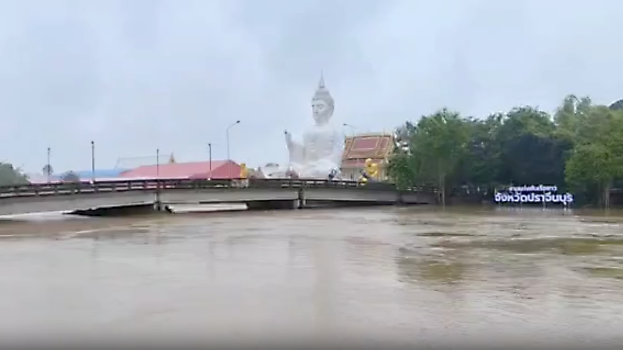 น้ำหลากที่ปราจีนบุรี บางจุดสูงกว่าเมตร เร่งอพยพชาวบ้าน