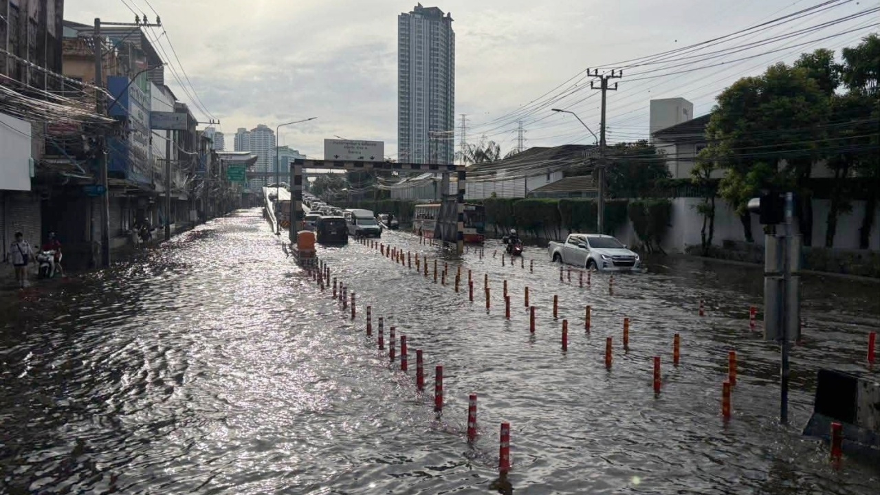 เช็กน้ำท่วมกรุงเทพ 29 ก.ย. 69 อัปเดตล่าสุด "ถนนสายหลัก" 11 จุด ระดับน้ำยังสูง