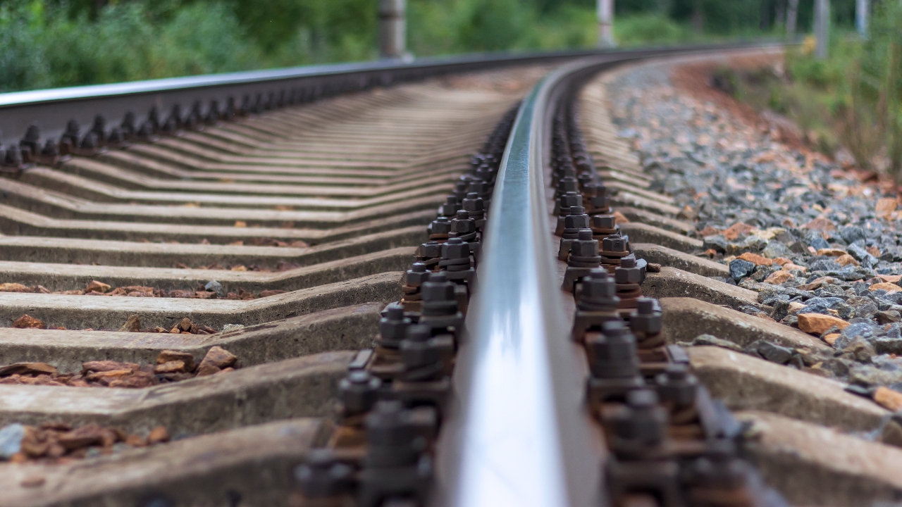 ปรับแผนเดินรถไฟสายตะวันออก 8 ขบวน หลังระดับน้ำยังคงที่-บางจุดลดเล็กน้อย