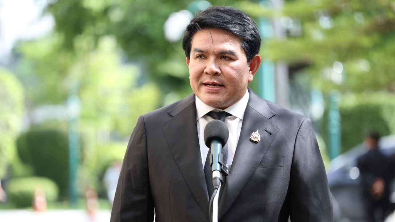 “สุรศักดิ์” อัดยับ “การบินไทย” ฉะผู้บริหารไม่พร้อมแก้ปัญหาก็ควรพิจารณาลาออก