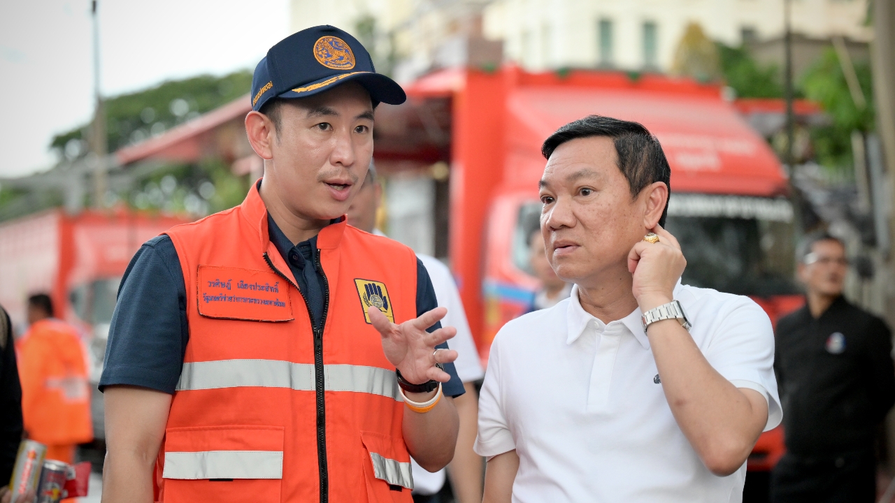มท.4 สั่งการด่วน ระดมรถยกสูง–รถสุขา–เครื่องสูบน้ำทั่วประเทศ เร่งระบายน้ำท่วมขัง กทม. 