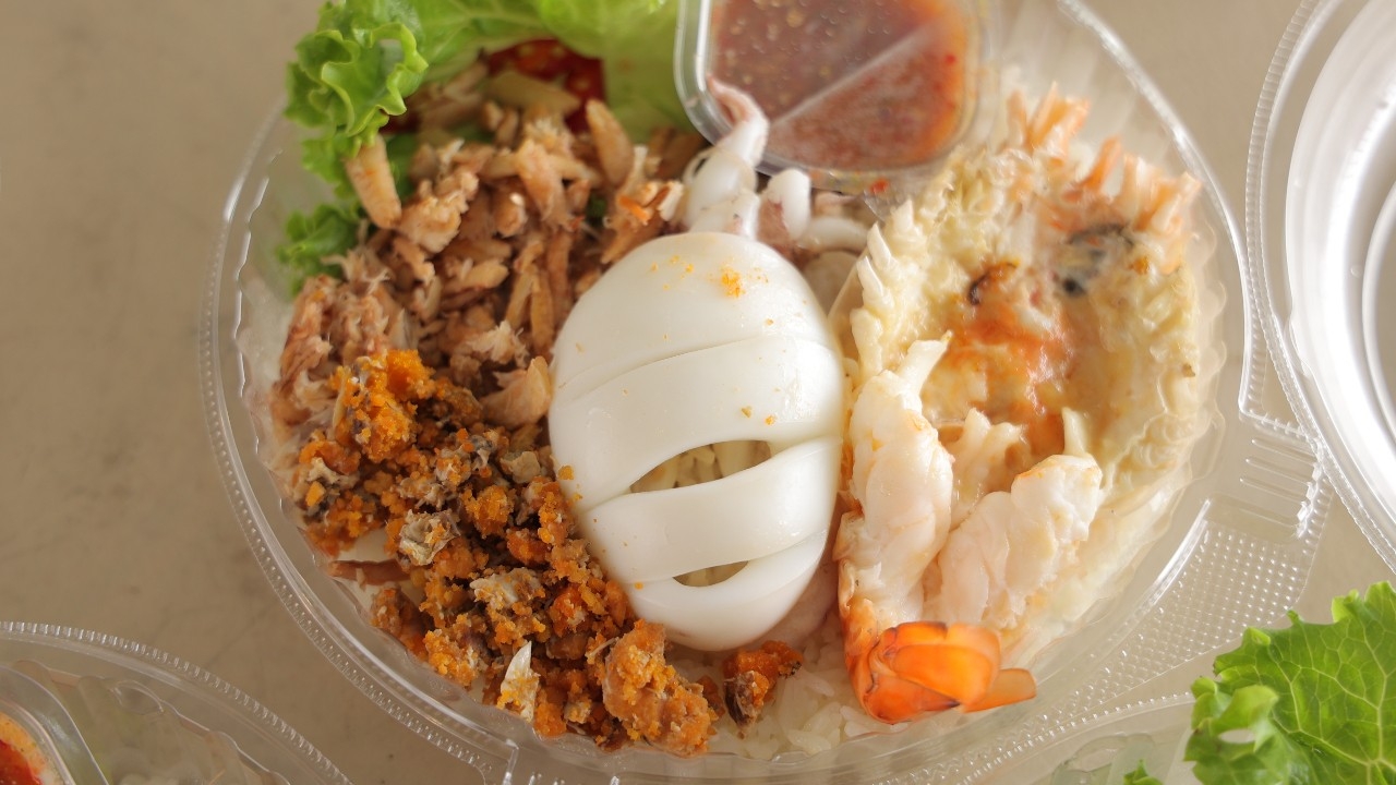 เปิดวาร์ป ข้าวมันทะเล เจ้าดังปทุมธานี อร่อยคุ้ม ซีฟู้ดล้นกล่อง เริ่มแค่ 89 บาท
